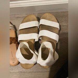 Women’s sandals